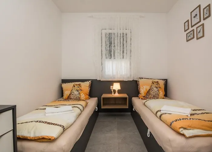 דירה With Parking Space - 20013 *