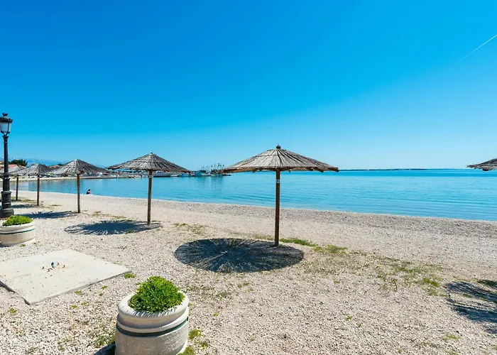 With Parking Space - 20013 ויר